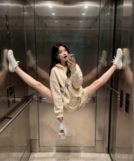 AI生成电梯一字马美女制作教程，条条流量上万，别再在外面被割韭菜了，全流程实操-大齐资源站